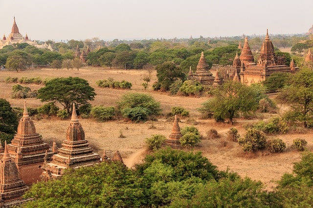 Bild från ruinstaden Bagan i Burma.