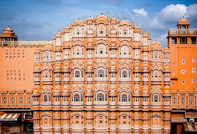 Bild på Hawa Mahal i Jaipur i Indien.