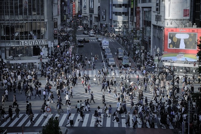 Bild från det välkända övergångsstället Shibuya Crossing i Tokyo.